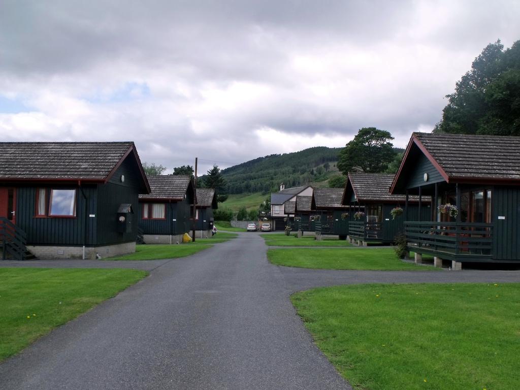 Logierait Pine Lodges Pitlochry Exterior foto